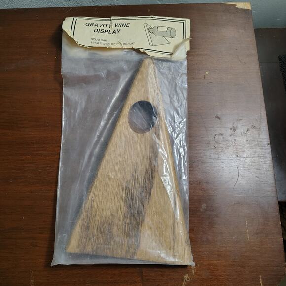 1980s Artisan Wood Gravity Floating Single Wine Bottle Holder Triangle Shape - Picture 4 of 7